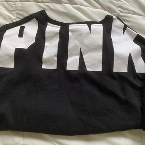 victoria’s secret pink sweater🌟